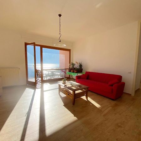 Big Apartment With Lake View And Two Bedrooms Sala Comacina Bagian luar foto