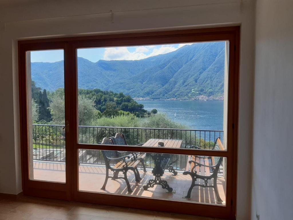 Big Apartment With Lake View And Two Bedrooms Sala Comacina Bagian luar foto