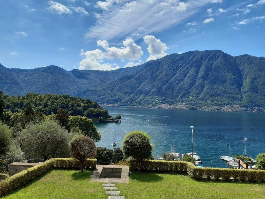 Big Apartment With Lake View And Two Bedrooms Sala Comacina Bagian luar foto